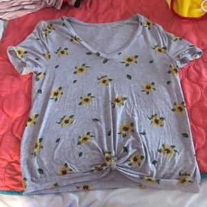 Gray Tee with Sunflowers, good condition,